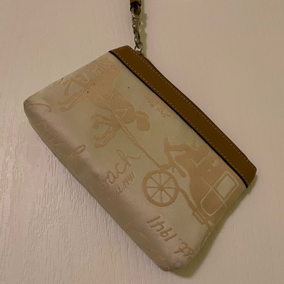 Elegant Coach Clutch - Picture 3 of 3